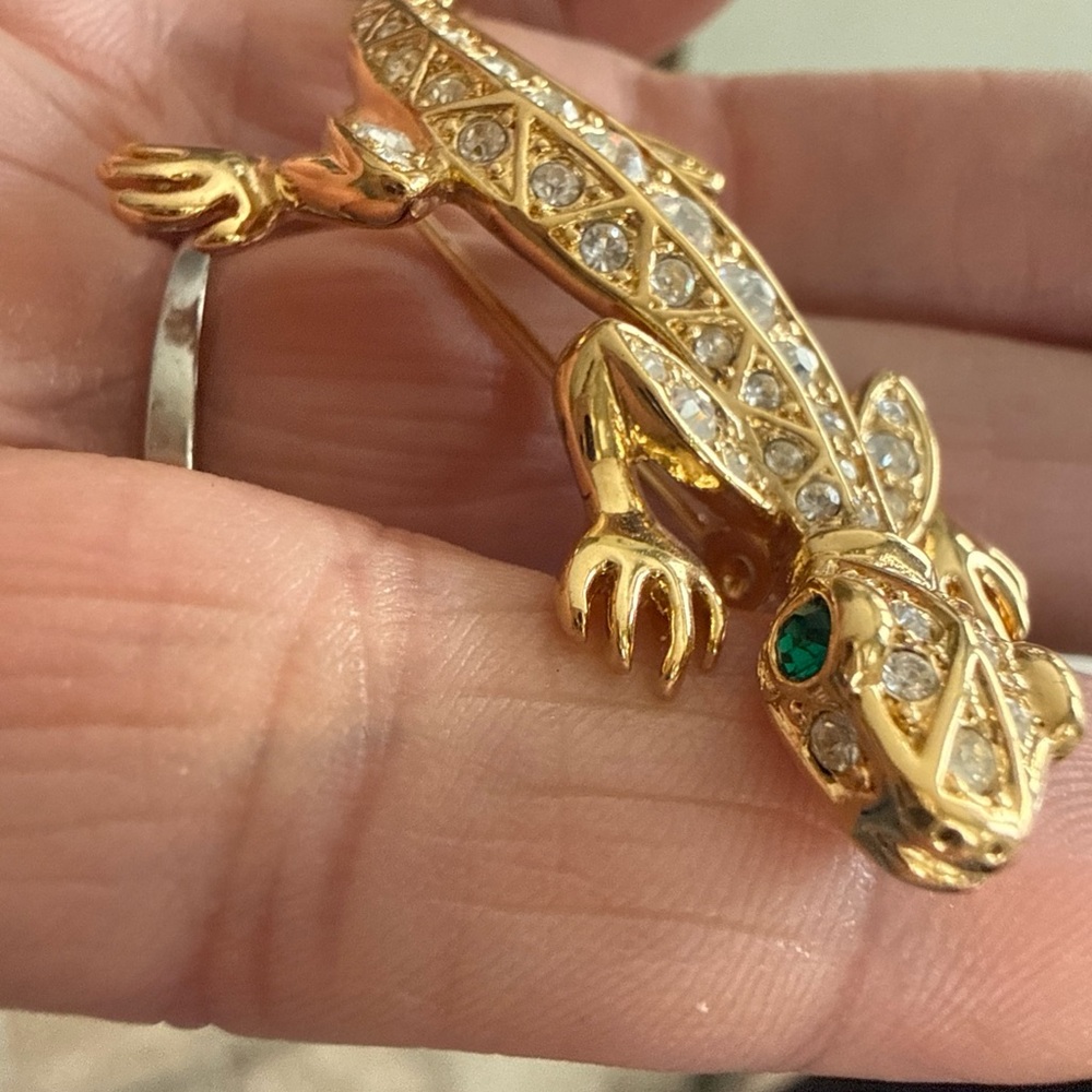 Gold Lizard Pin Rhinestone Jewelry - Picture 5 of 7
